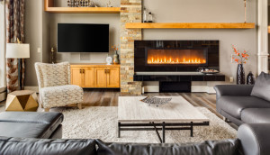 decoración de salón con chimenea